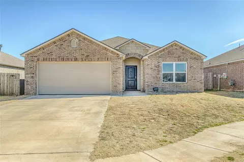 9504 Saddle Dr, Yukon, OK 73099