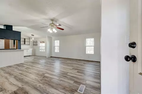 Living - 15524 E Hefner Rd, Jones, OK 73049 photo 1 of 5