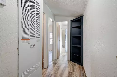 Entry Way - 15524 E Hefner Rd, Jones, OK 73049 photo 1 of 1
