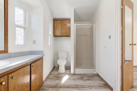 Bath - 15524 E Hefner Rd, Jones, OK 73049 photo 4 of 7