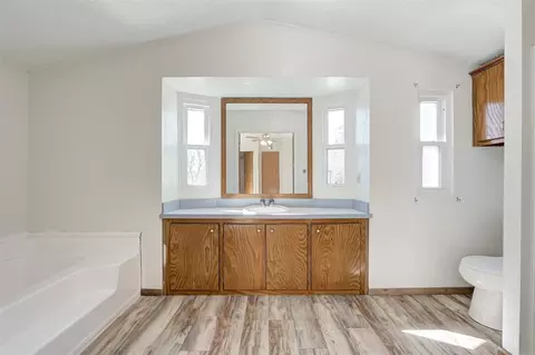 Bath - 15524 E Hefner Rd, Jones, OK 73049 photo 1 of 7