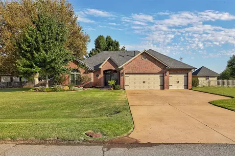 2021 Raineys Blvd, Edmond, OK 73025