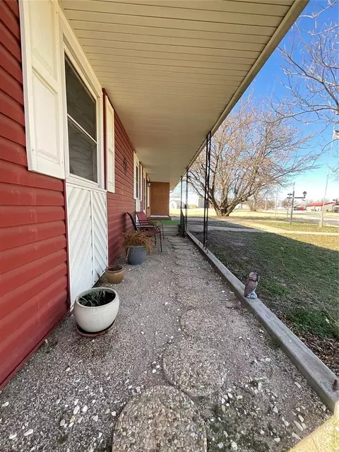 Exterior - 410 N Walnut St, Seiling, OK 73663 photo 2 of 6