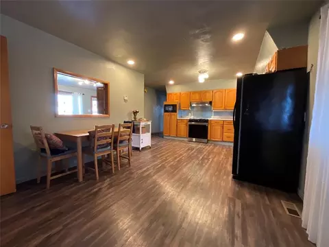 Kitchen - 410 N Walnut St, Seiling, OK 73663 photo 3 of 6