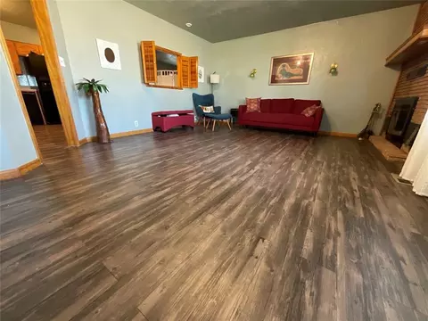 Living - 410 N Walnut St, Seiling, OK 73663 photo 4 of 6