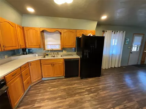Kitchen - 410 N Walnut St, Seiling, OK 73663 photo 6 of 6