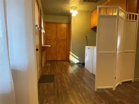 Entry Way - 410 N Walnut St, Seiling, OK 73663 photo 1 of 3