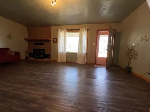 Living - 410 N Walnut St, Seiling, OK 73663 photo 2 of 6