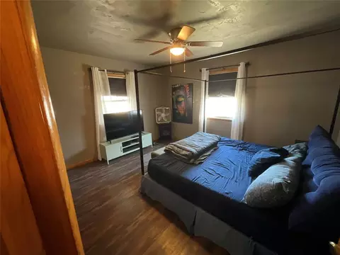 Bedroom - 410 N Walnut St, Seiling, OK 73663 photo 3 of 6