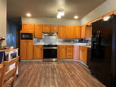 Kitchen - 410 N Walnut St, Seiling, OK 73663 photo 2 of 6