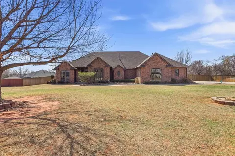 1414 E Twin Brook Ter, Mustang, OK 73064