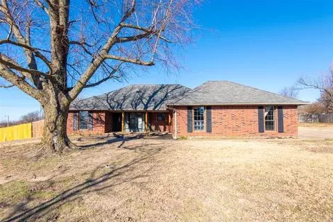 5243 W Lakeview Dr, Harrah, OK 73045