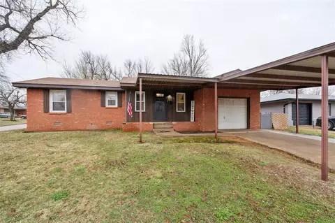 840 General Senter Dr, Midwest City, OK 73110