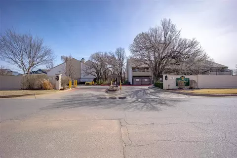 11120 Stratford Dr #214, Oklahoma City, OK 73120