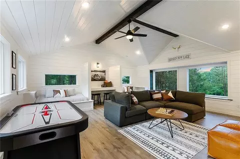 Living - 20 Forrest Ln, Broken Bow, OK 74728 photo 4 of 6