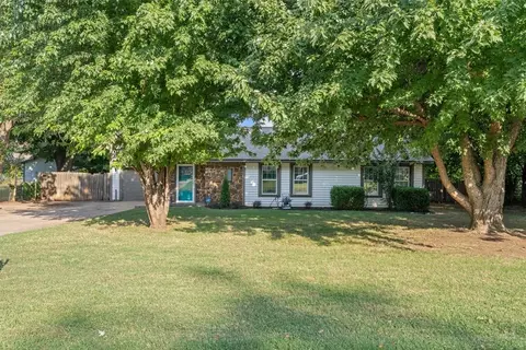 601 S 8th Street Dr, Yukon, OK 73099