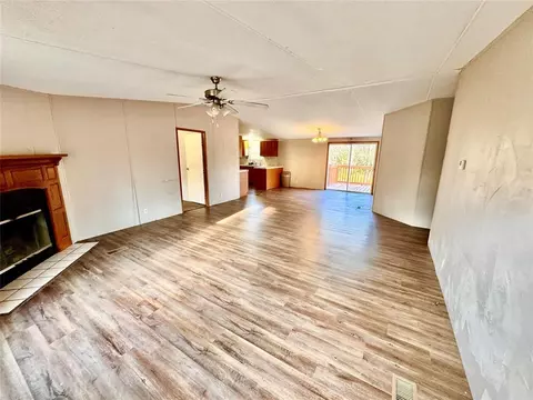Living - 22072 Melissa Ln, Harrah, OK 73045 photo 2 of 2