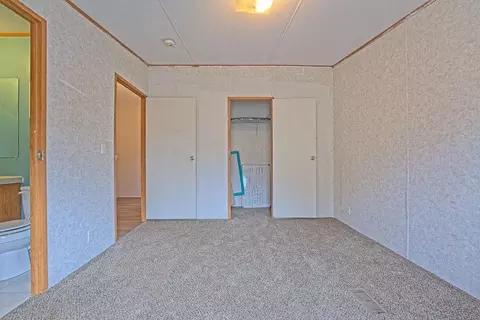 Bedroom - 22072 Melissa Ln, Harrah, OK 73045 photo 3 of 8