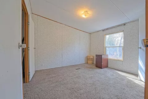 Bedroom - 22072 Melissa Ln, Harrah, OK 73045 photo 2 of 8