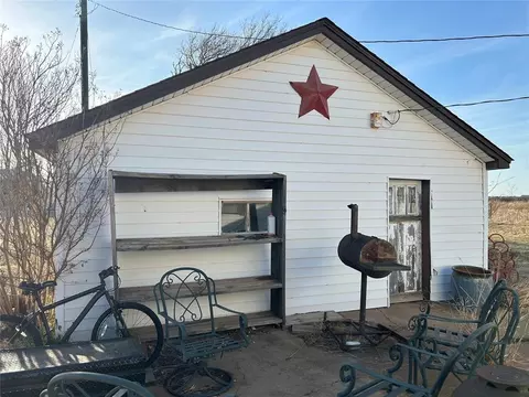 Undisclosed, Lone Wolf, OK 73655 photo 5