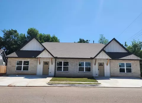 100 S Walnut St, Edmond, OK 73003