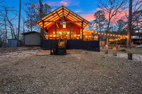 590 Chinook Rd, Broken Bow, OK 74728