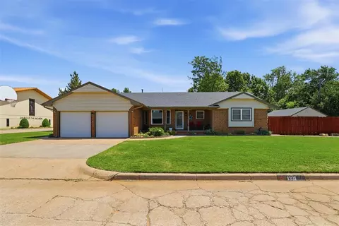 1321 S Oak St, Kingfisher, OK 73750