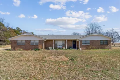 33057 Square Top Rd, Anadarko, OK 73005