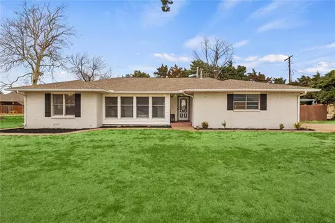 2121 E Davis Ave, Weatherford, OK 73096
