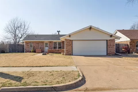 713 Lonnie Ln, Moore, OK 73170
