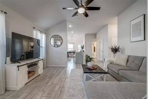 4804 Crystal Hill Dr, Oklahoma City, OK 73179