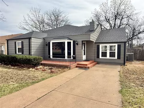 Exterior - 1016 E Cypress St, Altus, OK 73521 photo 2 of 8