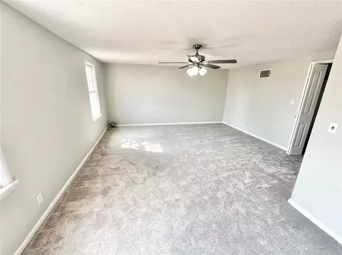 Bedroom - 1016 E Cypress St, Altus, OK 73521 photo 5 of 6