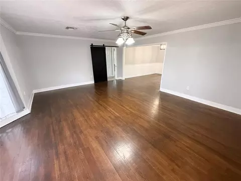 Living - 1016 E Cypress St, Altus, OK 73521 photo 1 of 7