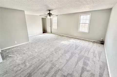 Living - 1016 E Cypress St, Altus, OK 73521 photo 7 of 7