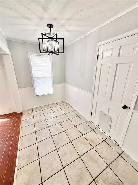 Dining - 1016 E Cypress St, Altus, OK 73521 photo 1 of 1