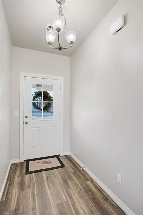Entry Way - 1013 Avalon Dr, Altus, OK 73521 photo 1 of 3