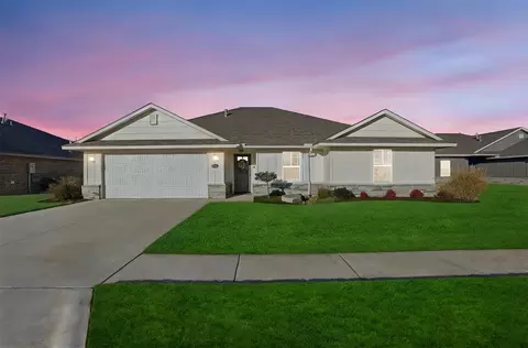 Exterior - 1013 Avalon Dr, Altus, OK 73521 photo 2 of 8