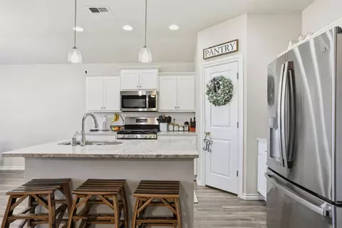 Kitchen - 1013 Avalon Dr, Altus, OK 73521 photo 1 of 6