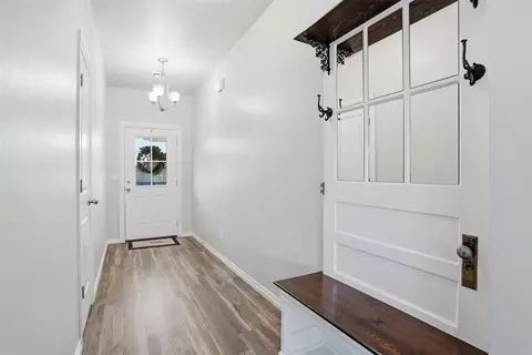 Entry Way - 1013 Avalon Dr, Altus, OK 73521 photo 2 of 3