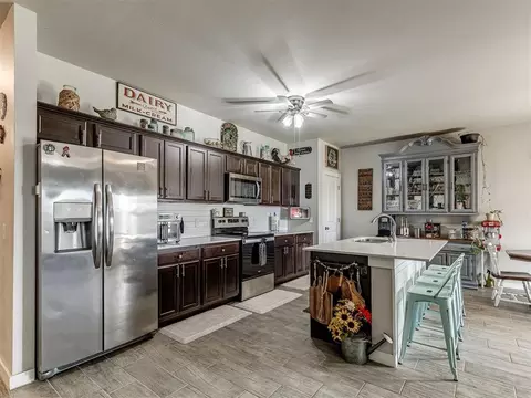 Kitchen - 15952 Prairie Rose Dr, Mcloud, OK 74851 photo 3 of 7