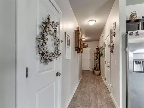 Entry Way - 15952 Prairie Rose Dr, Mcloud, OK 74851 photo 4 of 6