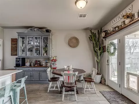 Dining - 15952 Prairie Rose Dr, Mcloud, OK 74851 photo 1 of 2