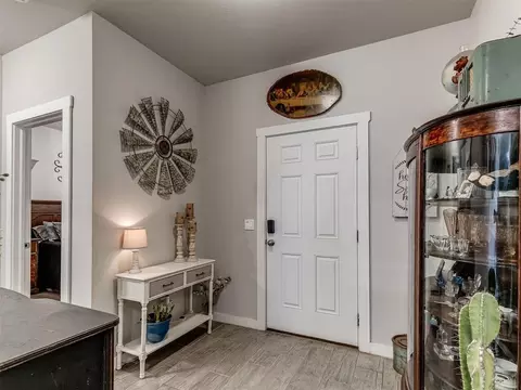 Entry Way - 15952 Prairie Rose Dr, Mcloud, OK 74851 photo 2 of 6