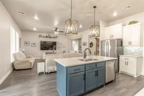 Kitchen - 9408 SW Megans Way, Mcloud, OK 74851 photo 4 of 4