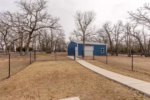 Exterior - 9408 SW Megans Way, Mcloud, OK 74851 photo 8 of 9