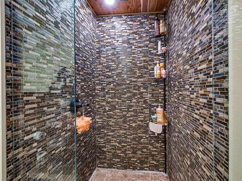 Bath - 9505 E Mcelroy Rd, Stillwater, OK 74075 photo 1 of 2