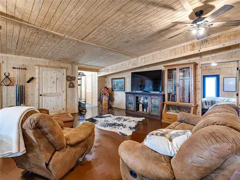 Living - 9505 E Mcelroy Rd, Stillwater, OK 74075 photo 3 of 4