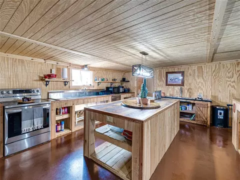Kitchen - 9505 E Mcelroy Rd, Stillwater, OK 74075 photo 4 of 6