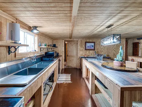 Kitchen - 9505 E Mcelroy Rd, Stillwater, OK 74075 photo 5 of 6